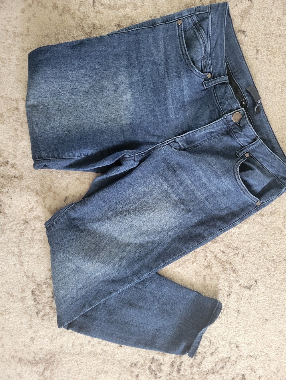 1822 Ladies Jeans  Blue Washed Straight-Leg Jeans. Size 12. Clean. Smoke Free.